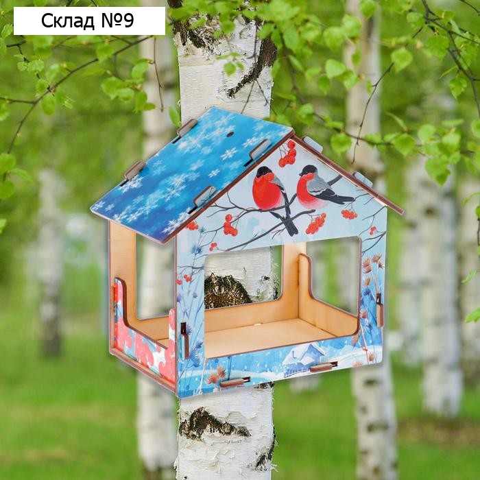Кормушка деревянная "Снегири", с цветным рисунком, 18х13х19 см