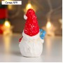 Сувенир керамика "Снеговичок в красном колпаке и шарфике, с подарком" 12х6х4,7 см