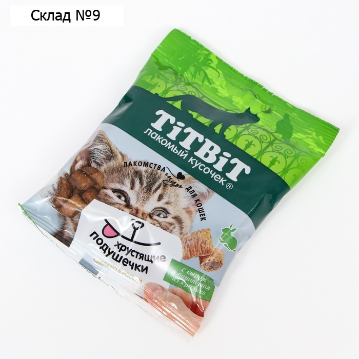 Лакомство для кошек Titbit Хрустящие подушечки, сыр/паштет из кролика, 30 г
