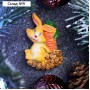 Магнит "Заяц с морковкой в монетах" 4х6см